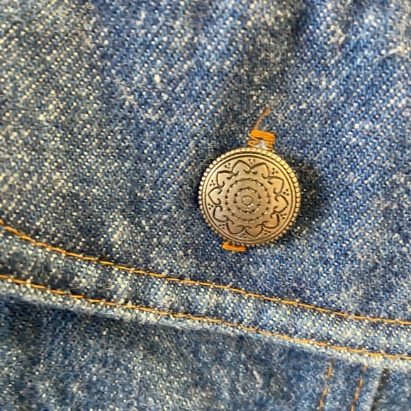 Cheyenne outfitters Small Western denim jacket with studs button up short $69 - Picture 6 of 6